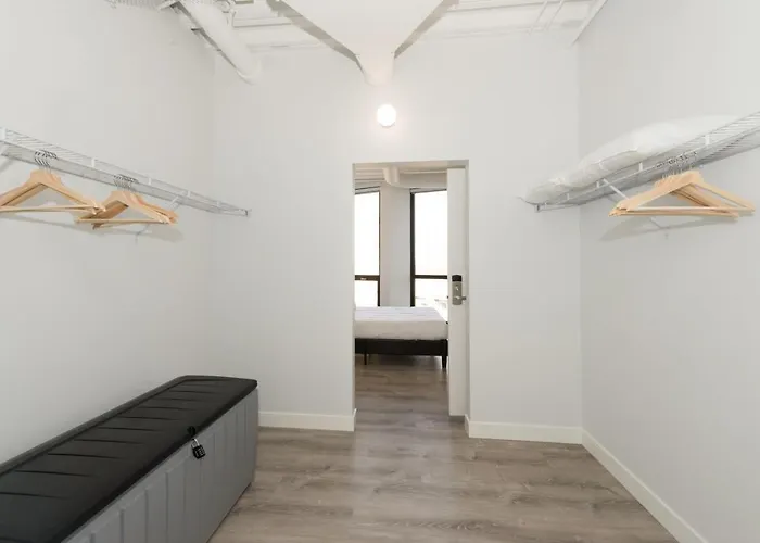 Chic 2br W Gym & Meeting By Gia Chicago